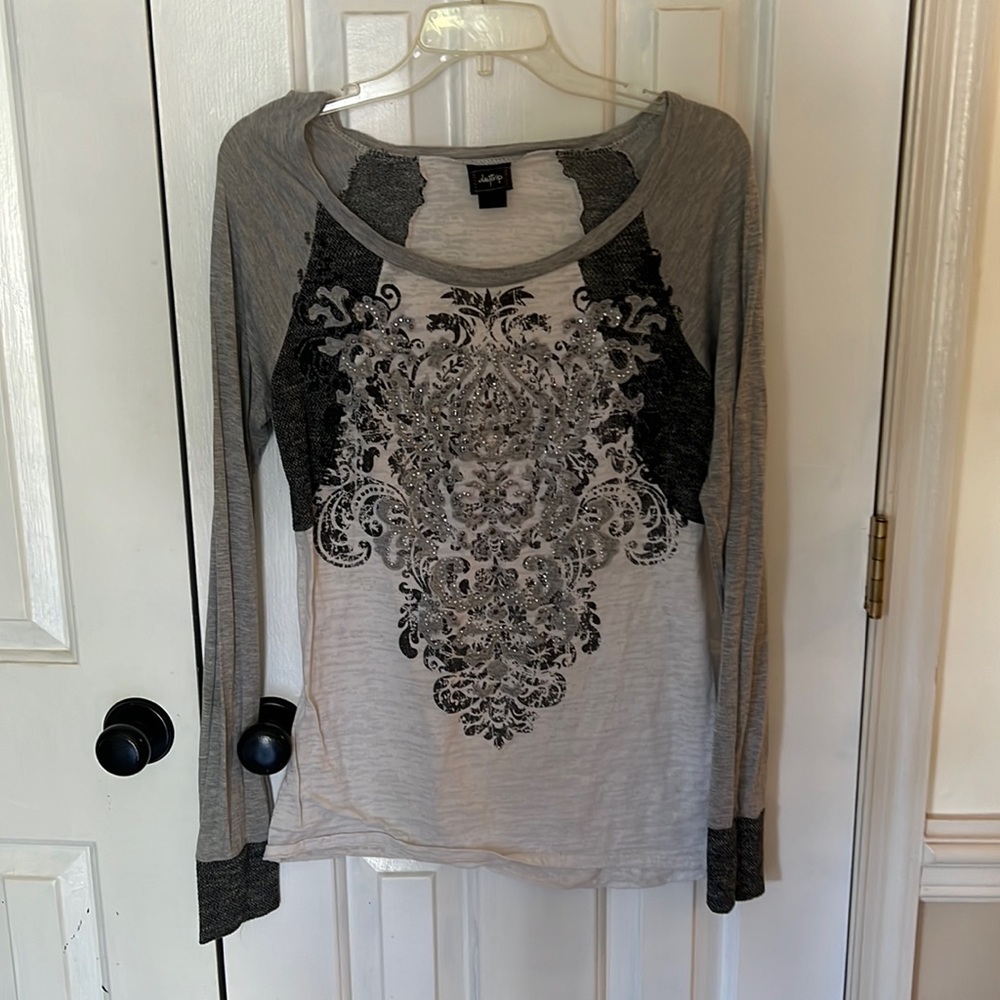 Daytrip size medium long sleeve shirt